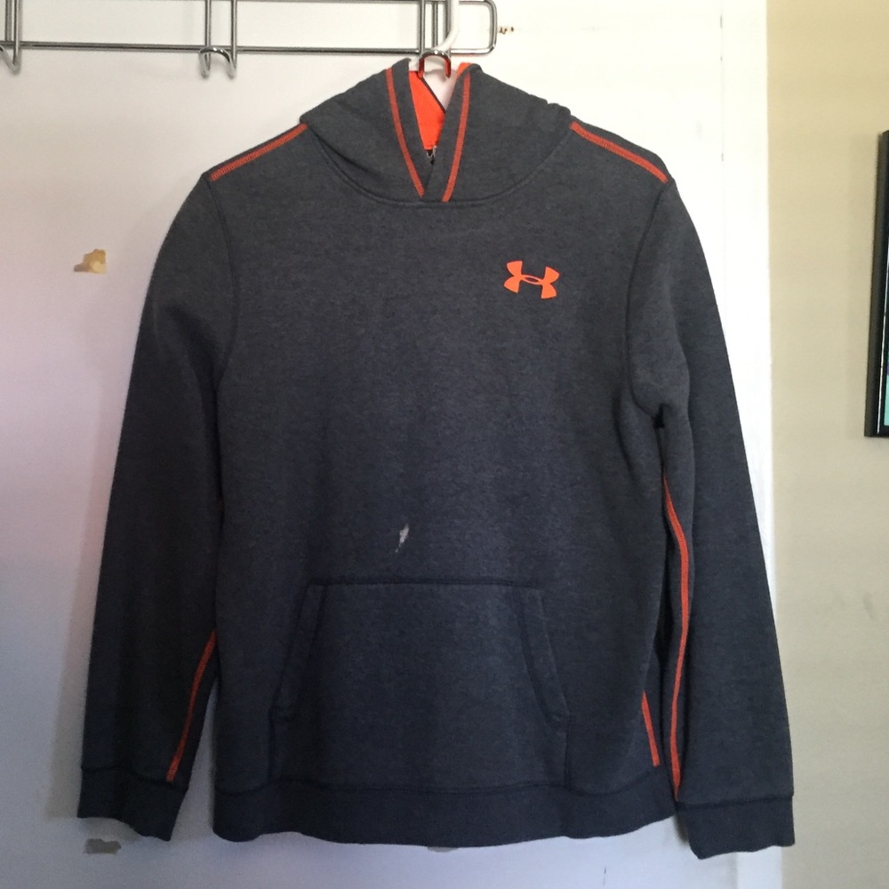 (Youth) Athletic Under Armour hoodie